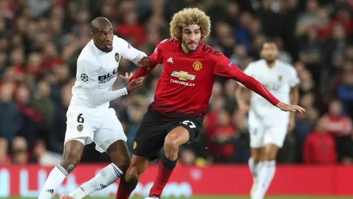 El excentrocampista del Manchester United, Marouane Fellaini, se retira tras 18 años de carrera