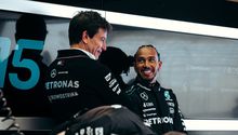 Toto Wolff supo del acuerdo entre Hamilton y Ferrari cuando Vasseur no le contestó