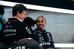 Toto Wolff supo del acuerdo entre Hamilton y Ferrari cuando Vasseur no le contestó