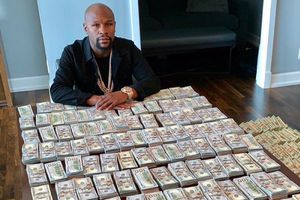 Floyd Mayweather gasta más de 1 millón de dólares en entradas para el Super Bowl