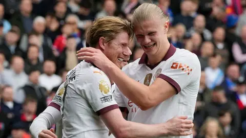 Con un increíble gol de De Bruyne, Manchester City remonta y vence al Crystal Palace