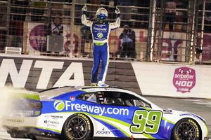 Daniel Suárez, piloto mexicano, se coronó en la NASCAR Cup Series en Atlanta Motor Speedway