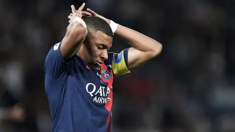 Kylian Mbappé manda mensaje de apoyo a Alberth Elis tras incidente