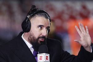 Álvaro Morales al borde de las lágrimas recuerda por qué le dejó de ir a Cruz Azul