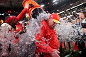 Super Bowl 2024: ¿De qué color fue la bebida energética que lanzaron a Andy Reid tras el triunfo de Chiefs?