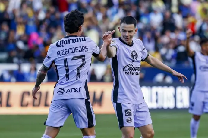 ¡Alarmas en América! Álvaro Fidalgo se lesionó en el amistoso ante Cruz Azul