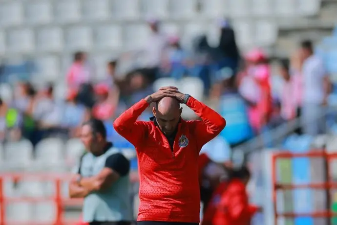 Chivas Femenil confirma cese de Antonio Spinelli; Joaquín Moreno se hará cargo del equipo