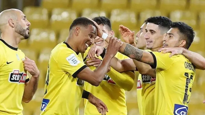 AEK Atenas derrota a Asteras con Orbelín Pineda de titular