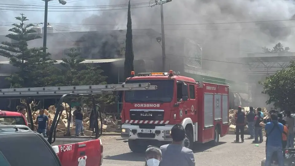 Se registra incendio en Central de Abasto Tultitlán, Edomex