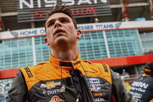 Pato O’Ward fuera en Nashville por colisión: "Adiós crashville"