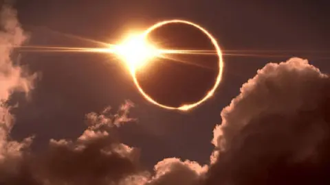 La UNAM regalará lentes especiales para que puedas disfrutar del Eclipse Solar 2024 de manera segura