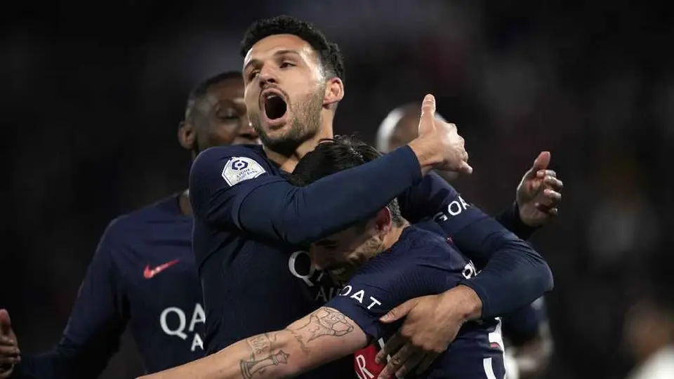 PSG goleó a Lyon y se afianza en el liderato de la liga francesa