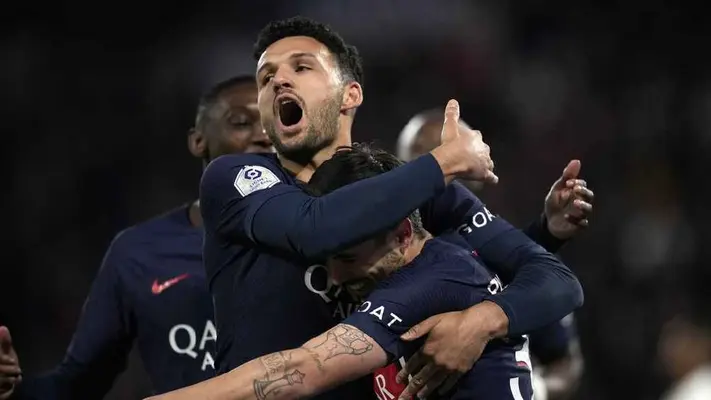 PSG goleó a Lyon y se afianza en el liderato de la liga francesa