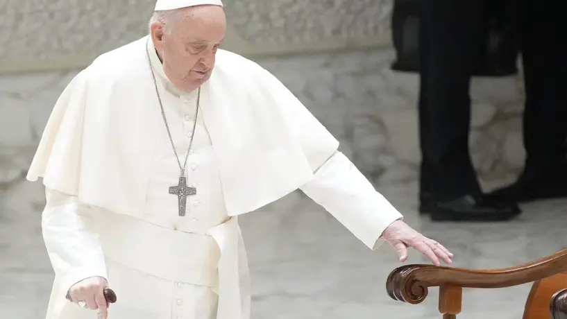 Preocupa estado de salud del Papa Francisco; reaparece para actividades de Semana Santa