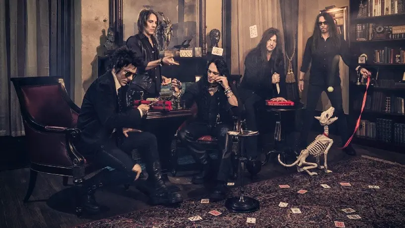 Vocalista de Skid Row abandona la banda por severos problemas de salud