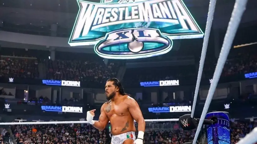 Santos Escobar quiere "acabar" con la historia de Rey Mysterio WrestleMania 40