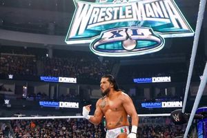 Santos Escobar quiere "acabar" con la historia de Rey Mysterio WrestleMania 40