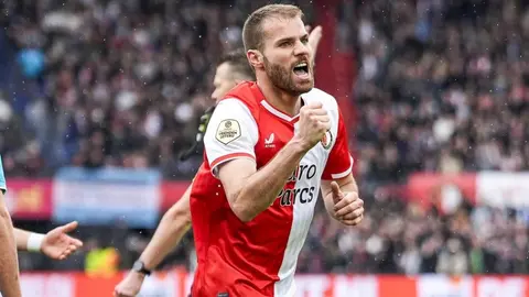 ¡La mecha mojada! Feyenoord remonta ante Utrecht sin goles de Santiago Giménez