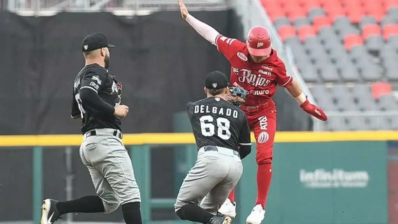 Video: Diablos Rojos y Guerreros de Oaxaca protagonizaron batalla campal