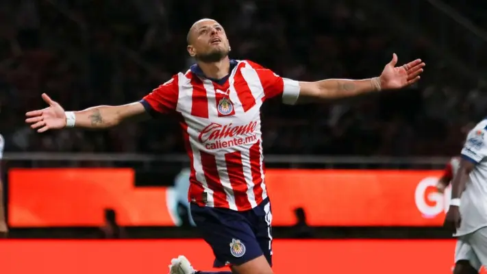 ¡Llegó el gol! 'Chicharito' Hernández anota por primera vez desde su regreso a Chivas