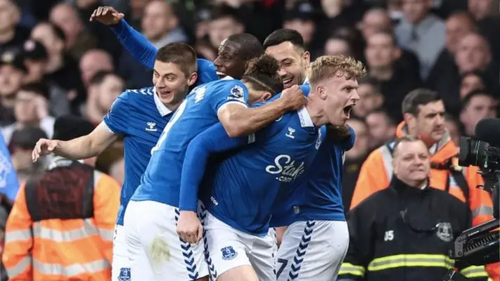 Everton vence al Liverpool en el Derby y se desvanece el cierre perfecto de Klopp