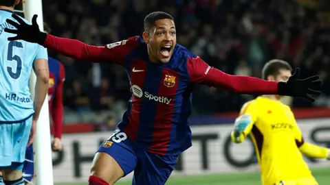 Barcelona: Se mantiene suspensión de Vitor Roque; no jugará vs Granada