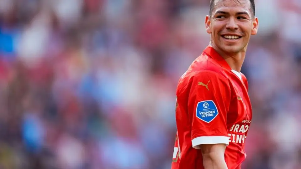 Hirving Lozano regresó al PSV con gol en victoria 6-0 ante Vitesse