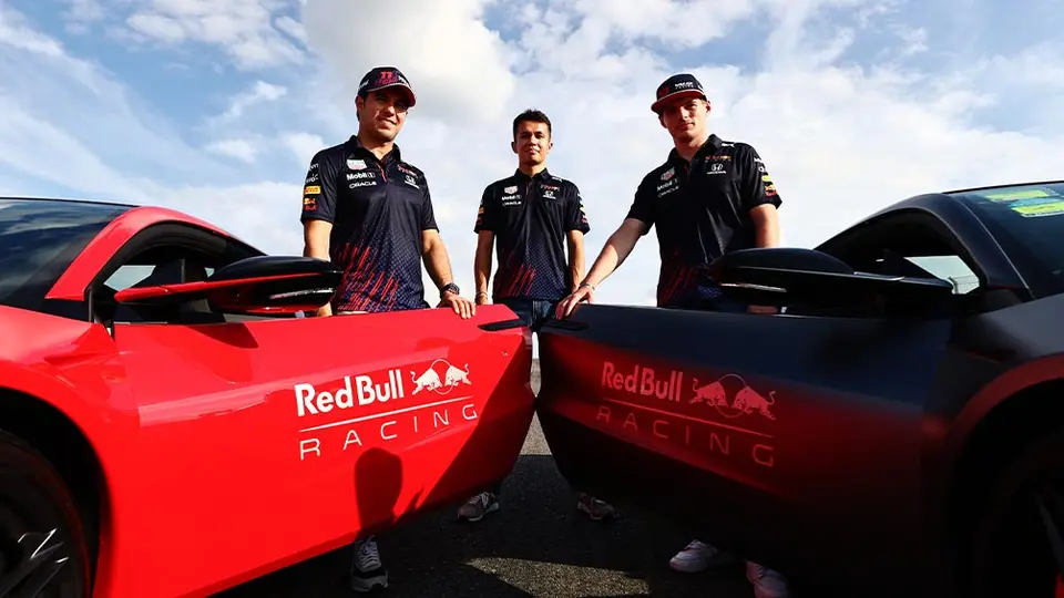 Checo Pérez ya tiene reemplazo en Red Bull: Alexander Albon, según prensa en Gran Bretaña