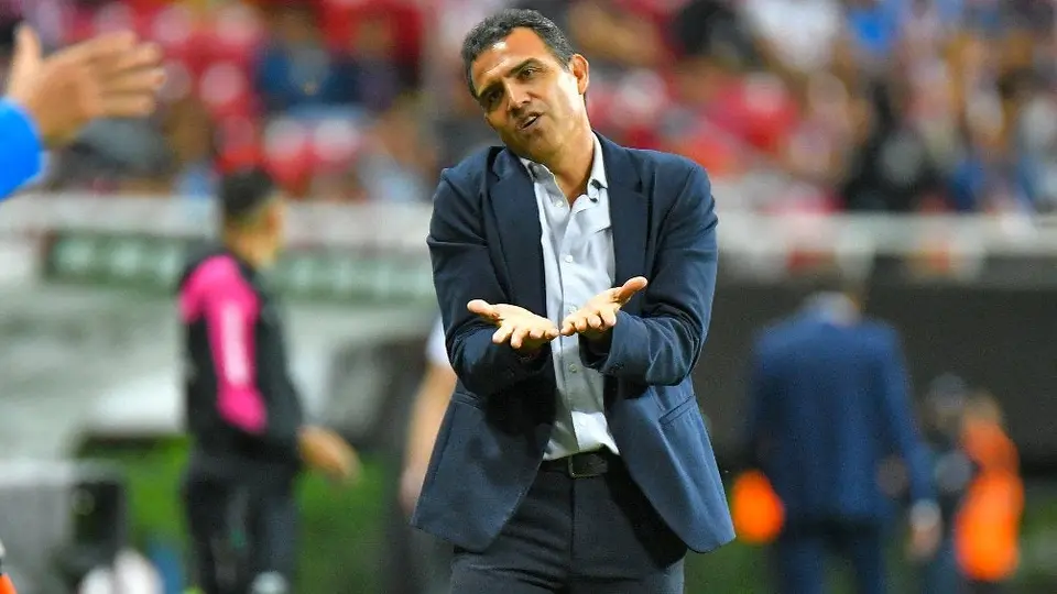 Cadena sobre salir de Chivas: 'Está en manos de la directiva'