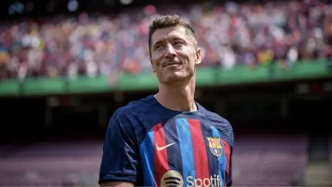 Lewandowski en su presentación con el Barça: "Mi edad no importa, es un número"