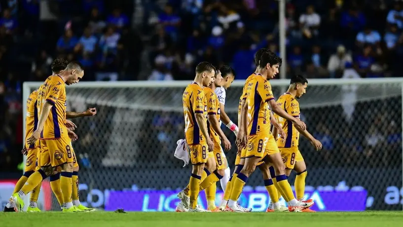 Gustavo Leal, contundente tras derrota ante Cruz Azul: "Fue el peor juego conmigo dirigiendo"