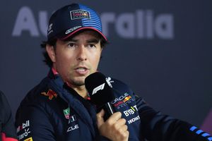 ¿Envidia? Afición en Melbourne abucheó a Checo Pérez previo al Gran Premio de Australia