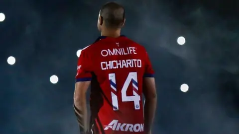 Chicharito marcó golazo en el entrenamiento de este lunes con Chivas