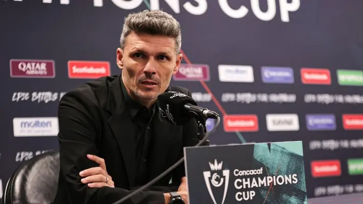 Tano Ortiz encaró a los árbitros tras la derrota ante Columbus en Concacaf