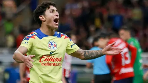 Zendejas cumple promesa y ya es 'Brujo': pronosticó goleada de 3-0 vs Chivas