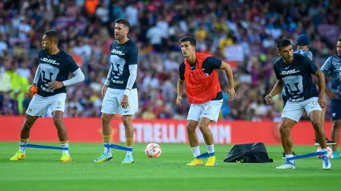 Pumas: Portó dorsales alusivos al mural de la UNAM para enfrentar al Barcelona