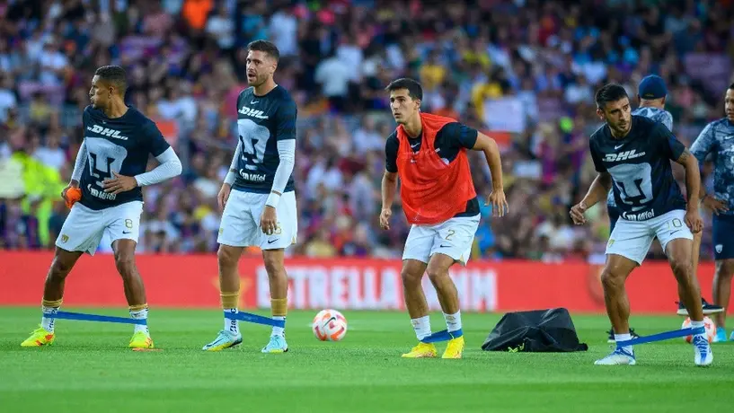 Pumas: Portó dorsales alusivos al mural de la UNAM para enfrentar al Barcelona