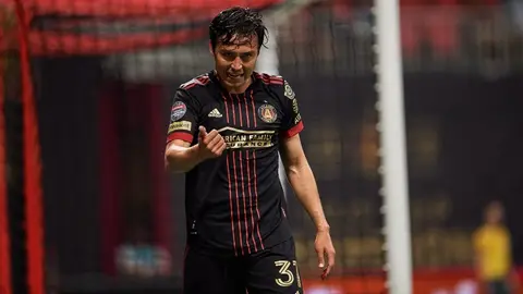 'Cubo' Torres: De anotar en Liga MX y MLS a preparar comida para sobrevivir