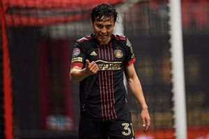 'Cubo' Torres: De anotar en Liga MX y MLS a preparar comida para sobrevivir