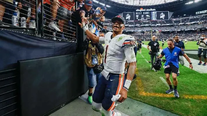 ¿El QB del futuro? Chicago manda a Justin Fields a Pittsburgh a cambio de una sexta ronda
