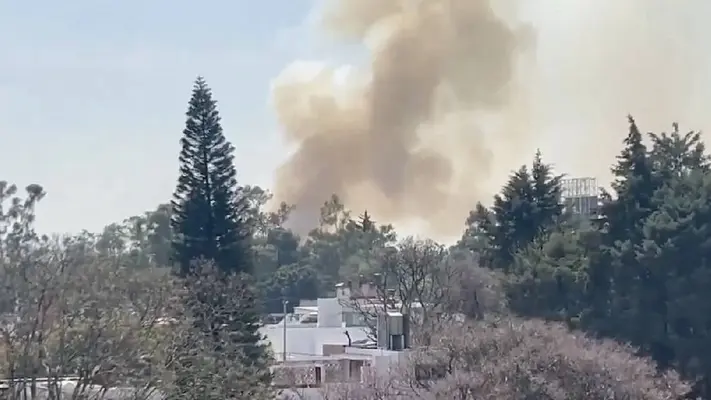 ¡Alarma en el Estado de México! Incendio de pastizal en Naucalpan provoca emergencia