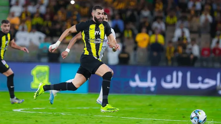 Karim Benzema reaparece con el Al Ittihad tras ser separado del plantel durante casi dos meses