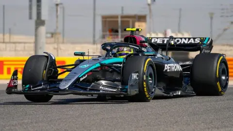 Lewis Hamilton, con buenas impresiones del W15 de Mercedes: "Hemos mejorado"