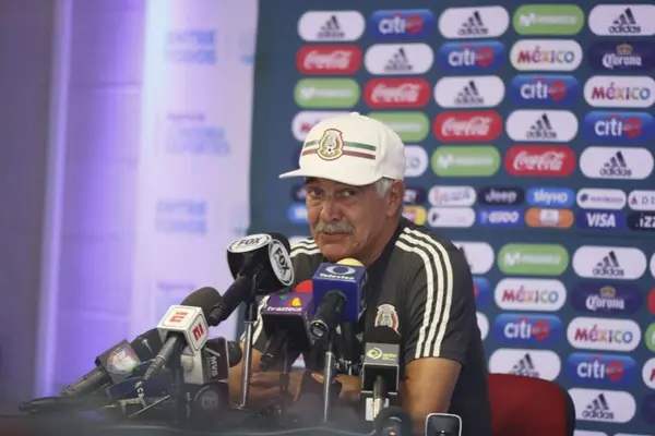 Tuca no quiere a Mourinho en el Tri: 'No tiene ni idea, yo lo haría mejor'
