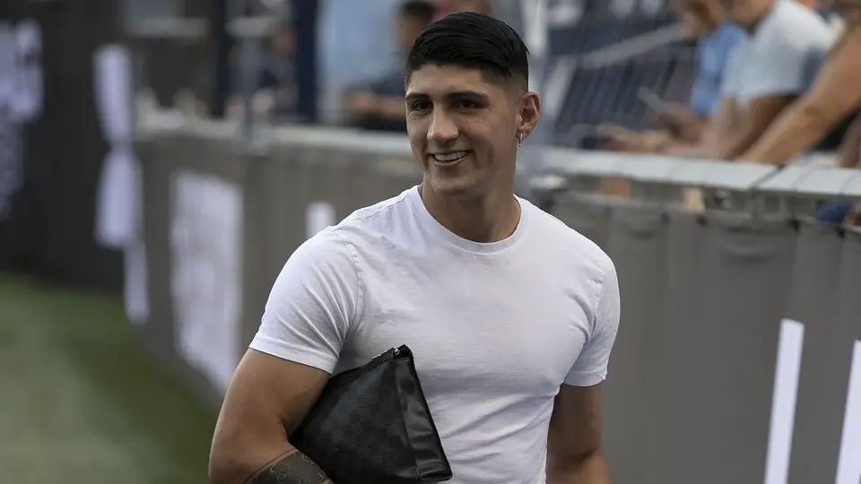 Alan Pulido intercambió playera con Lionel Messi tras el Sporting KC ante Inter Miami