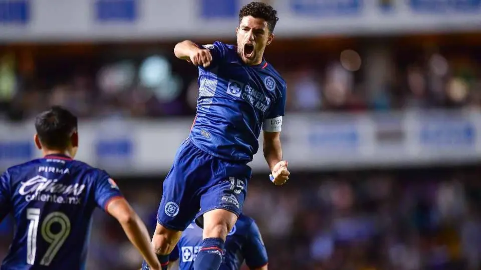 Nacho Rivero regresó a los entrenamientos de Cruz Azul tras el fallecimiento de su madre