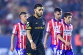 Alexis Vega bebe cerveza en pleno juego entre Atlético San Luis y Toluca