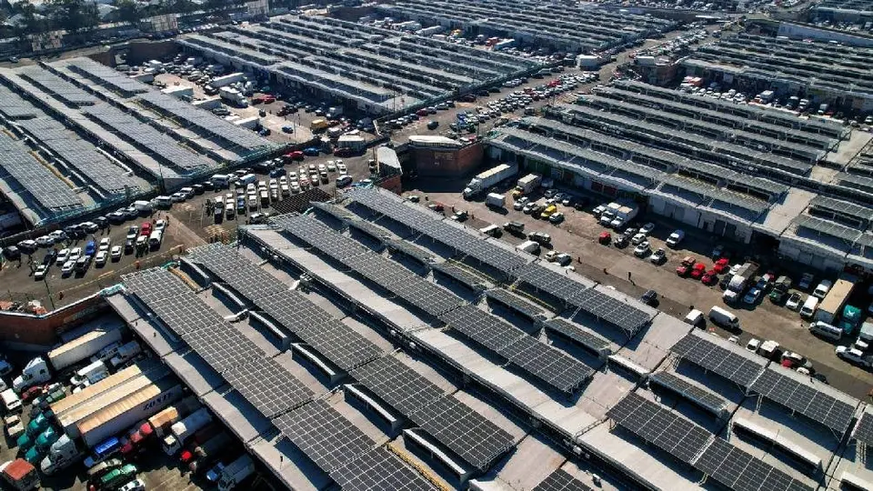 Martí Batres entregó la Planta Fotovoltaica en la Central de Abasto, la más grande del mundo, a la CFE
