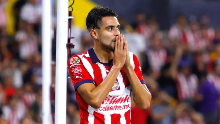 Ricardo Marín toma el lugar de Chicharito vs Pachuca; Cowell es mandado a la banca