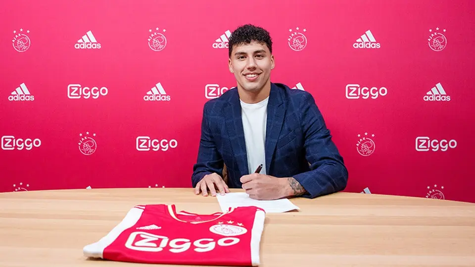 Jorge Sánchez: Ajax hizo oficial el fichaje del ex del América hasta el 2026